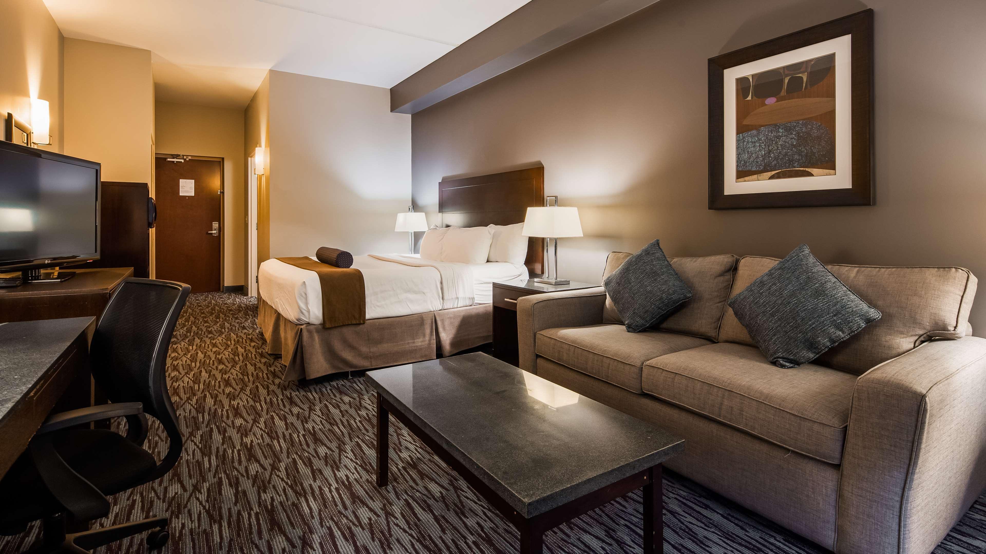 Best Western Plus Brandon Inn Exterior photo