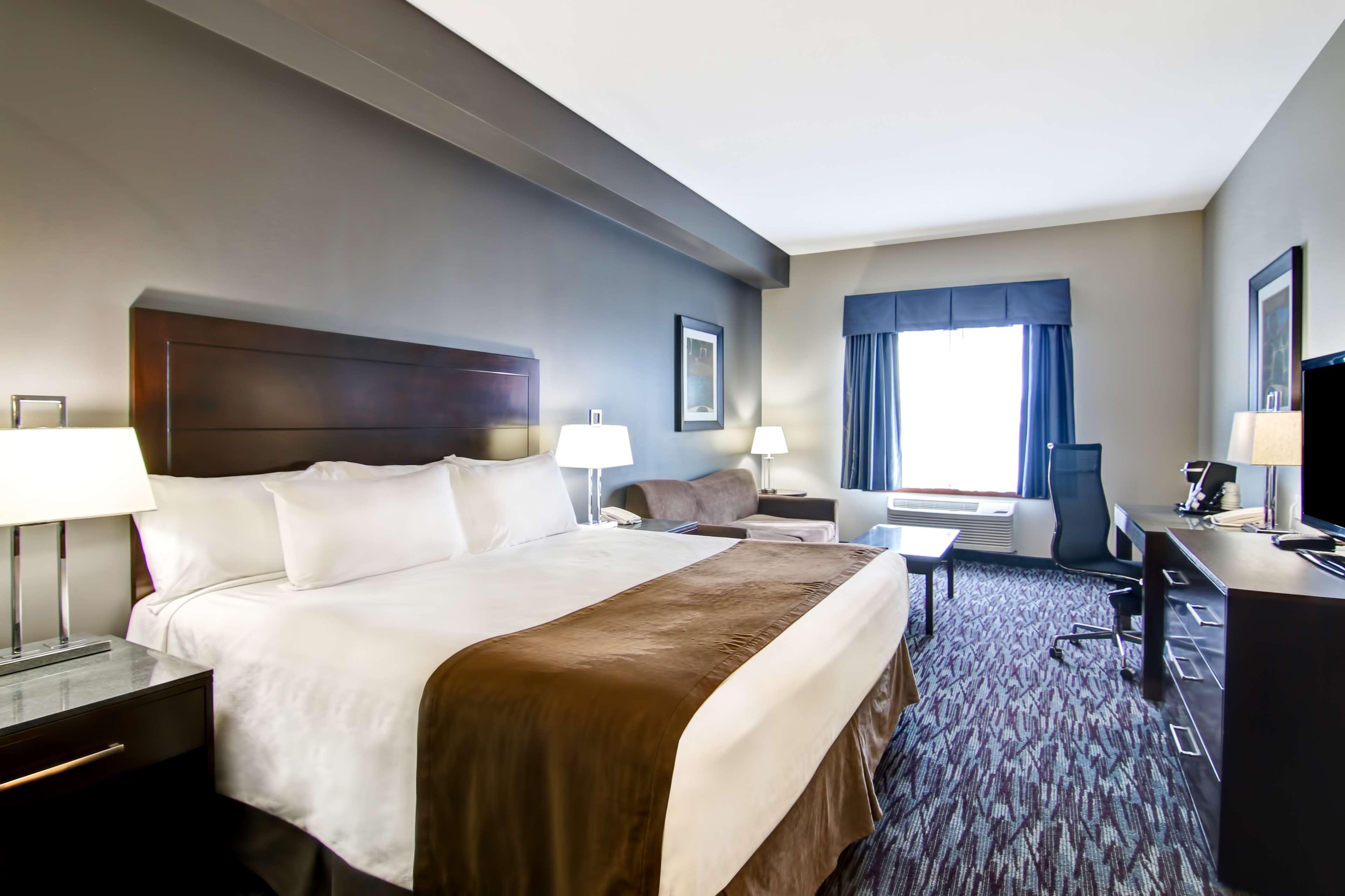 Best Western Plus Brandon Inn Exterior photo