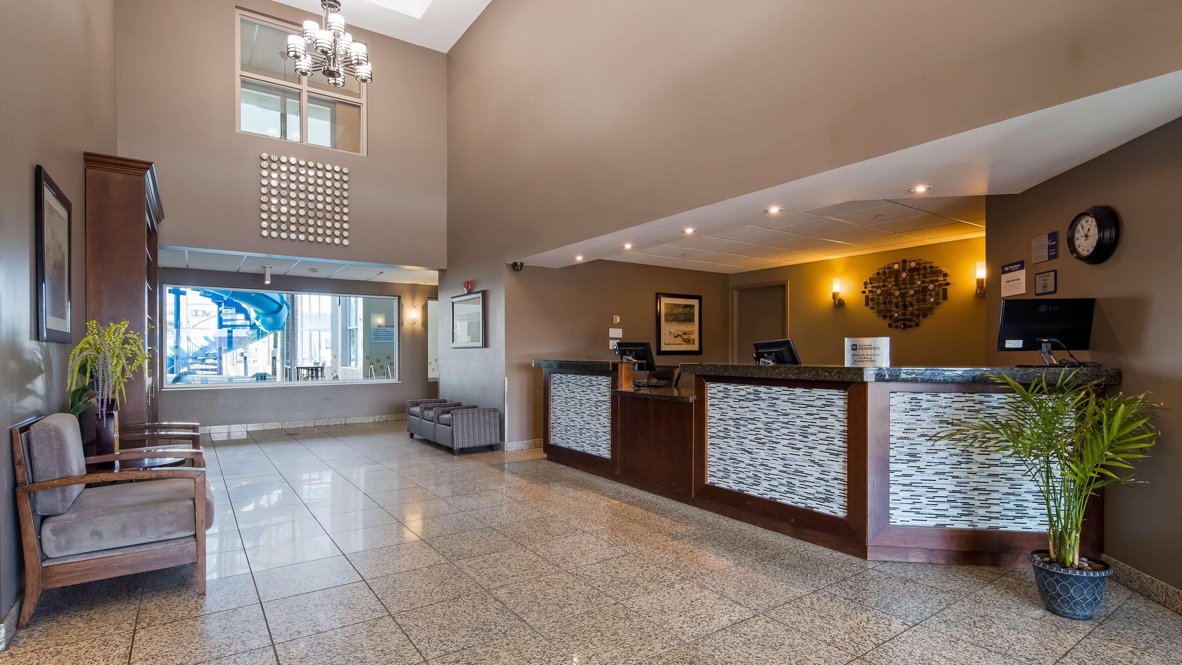 Best Western Plus Brandon Inn Exterior photo