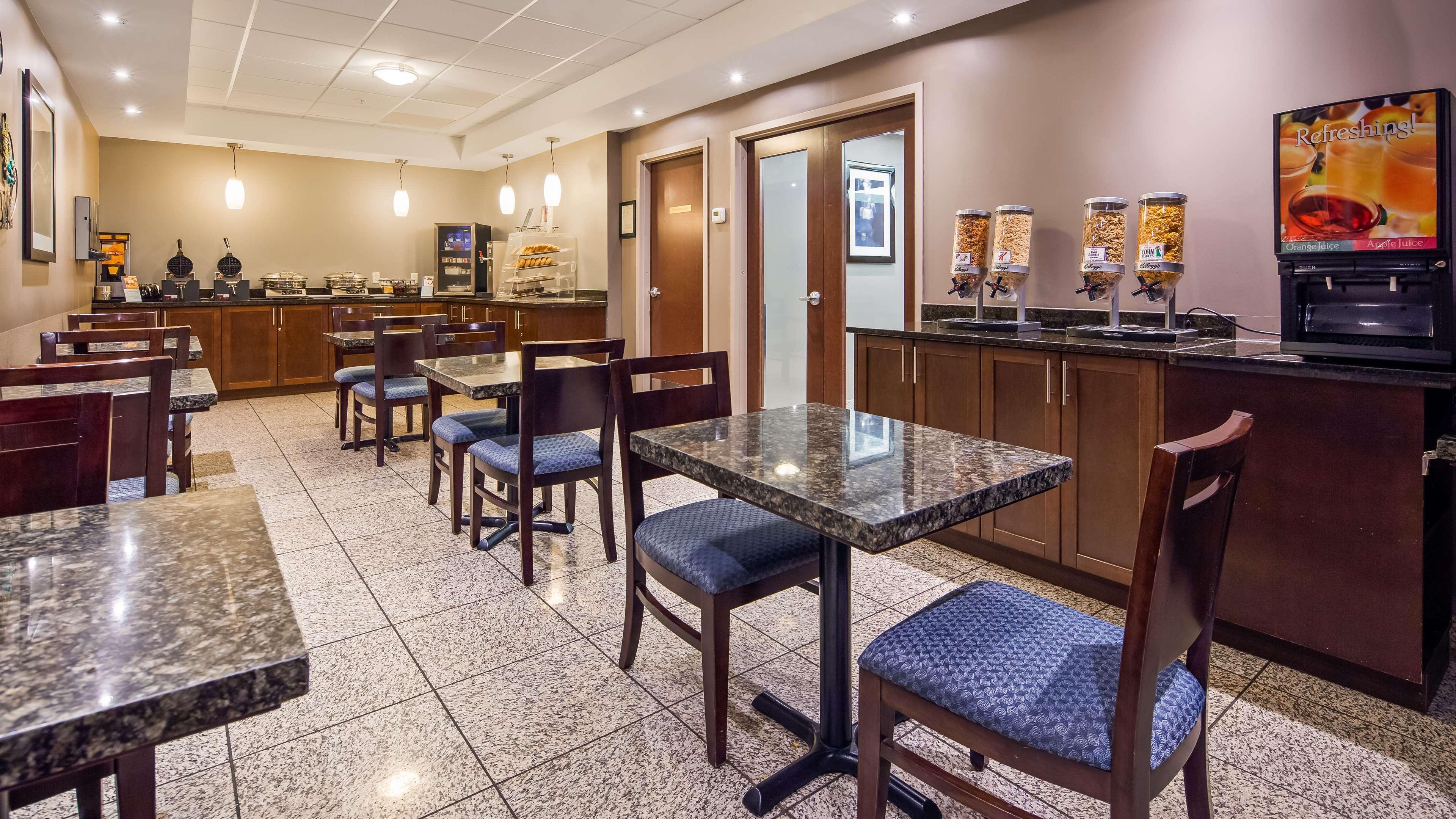Best Western Plus Brandon Inn Exterior photo