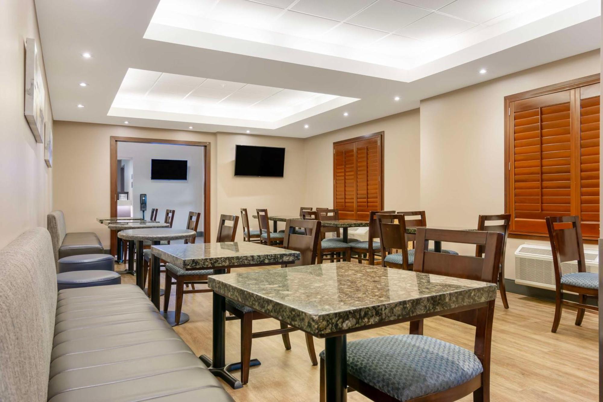 Best Western Plus Brandon Inn Exterior photo