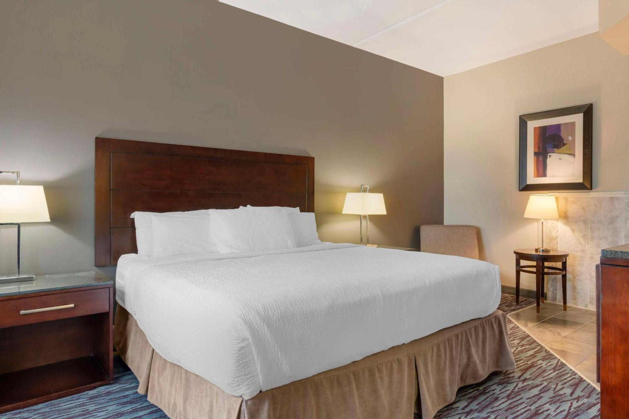 Best Western Plus Brandon Inn Exterior photo