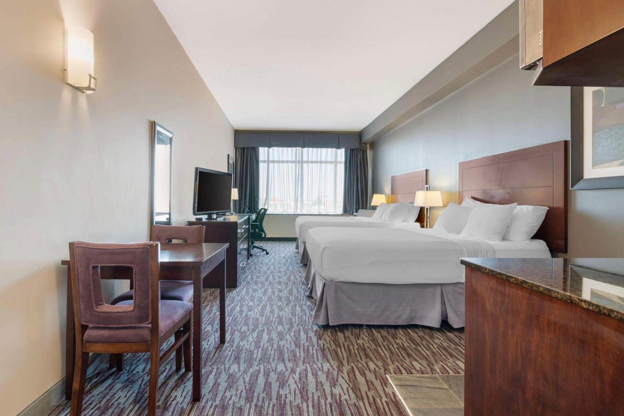 Best Western Plus Brandon Inn Exterior photo