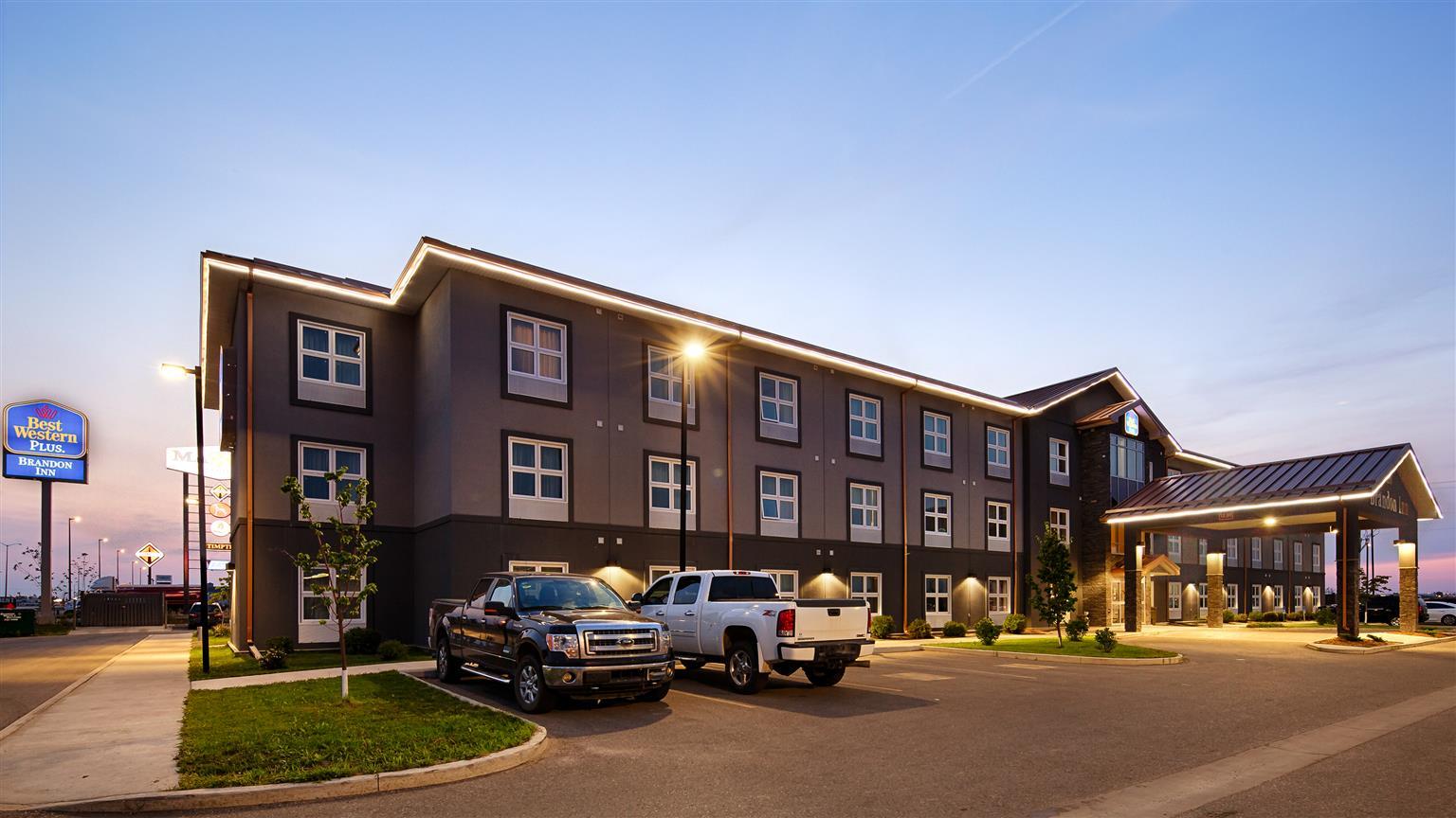 Best Western Plus Brandon Inn Exterior photo